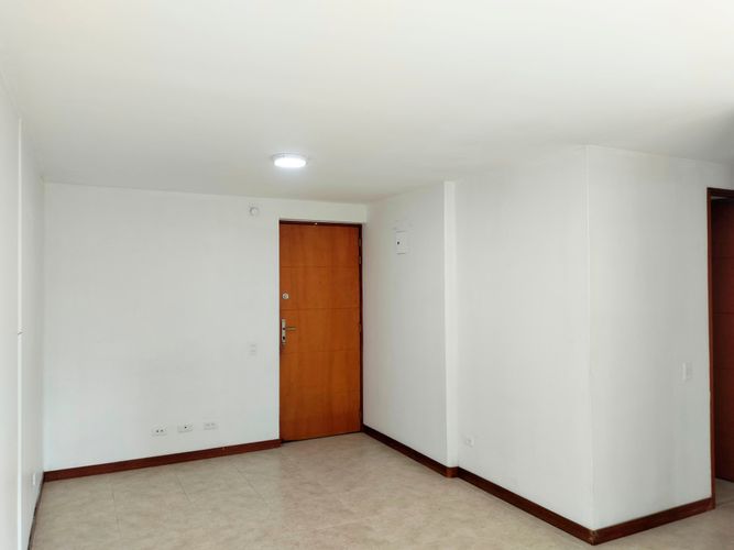 Apartamento de 2 alcobas en arriendo en El Poblado, Medellín, 63 m² · foto 2 de 12
