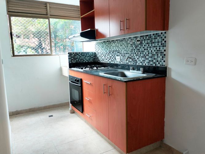 Apartamento de 2 alcobas en arriendo en El Poblado, Medellín, 63 m² · foto 4 de 12