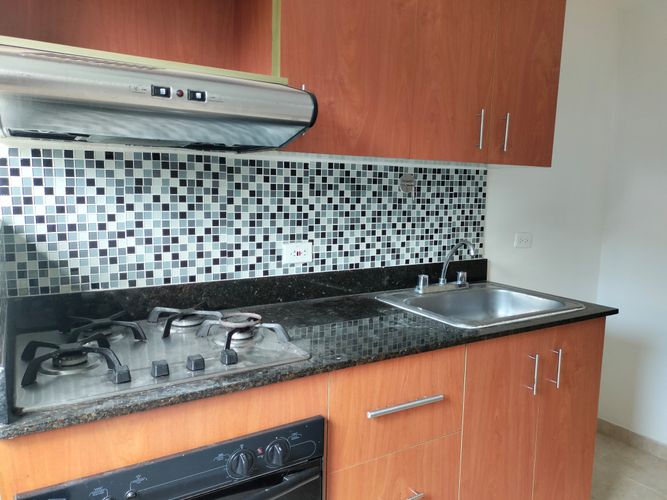 Apartamento de 2 alcobas en arriendo en El Poblado, Medellín, 63 m² · foto 5 de 12