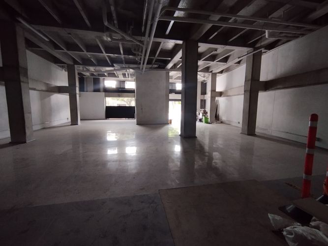 Bodega en arriendo en Jardines Montesacro, Itagüí, 330 m² · foto 2 de 9