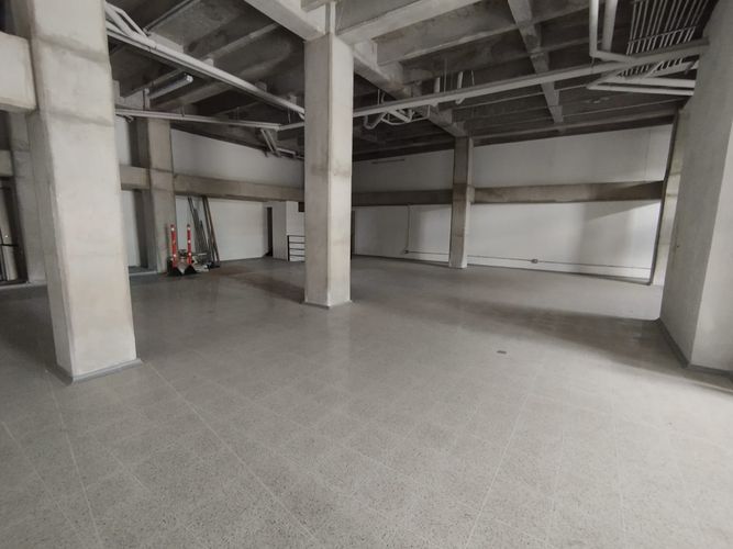 Bodega en arriendo en Jardines Montesacro, Itagüí, 330 m² · foto 4 de 9