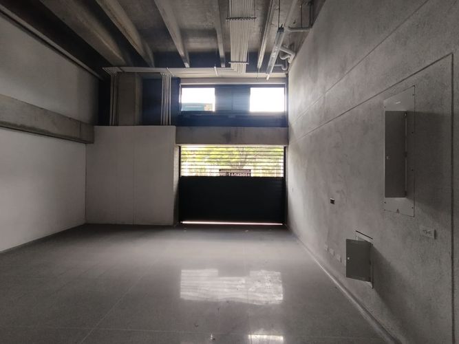 Bodega en arriendo en Jardines Montesacro, Itagüí, 330 m² · foto 6 de 9