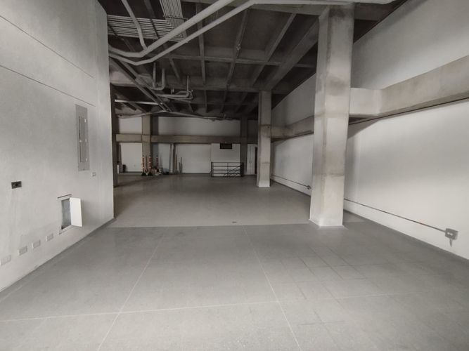 Bodega en arriendo en Jardines Montesacro, Itagüí, 330 m² · foto 7 de 9