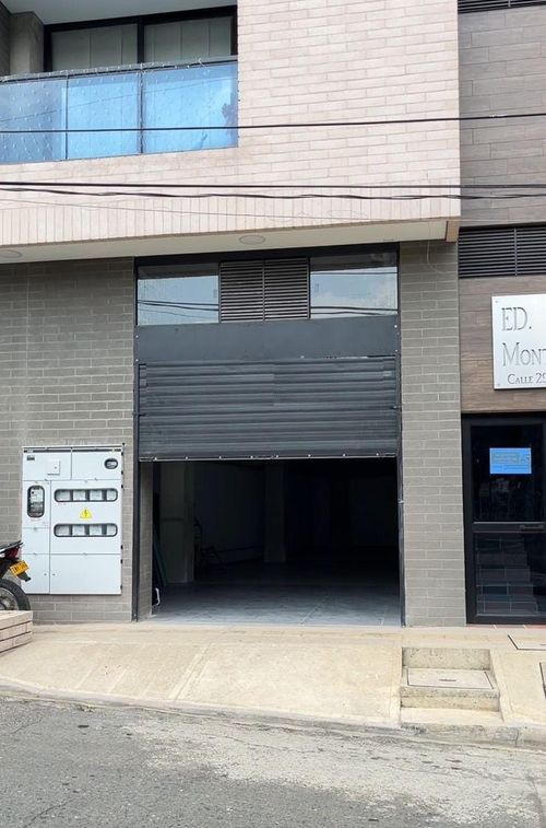 Bodega en arriendo en Jardines Montesacro, Itagüí, 330 m² · foto 8 de 9