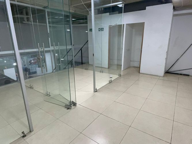 Local en arriendo en El Poblado, Medellín, 110 m² · foto 3 de 3