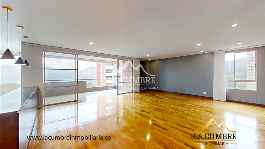 Apartamento de 3 alcobas en arriendo en La Calera, Medellín, 255 m² · foto 2 de 16