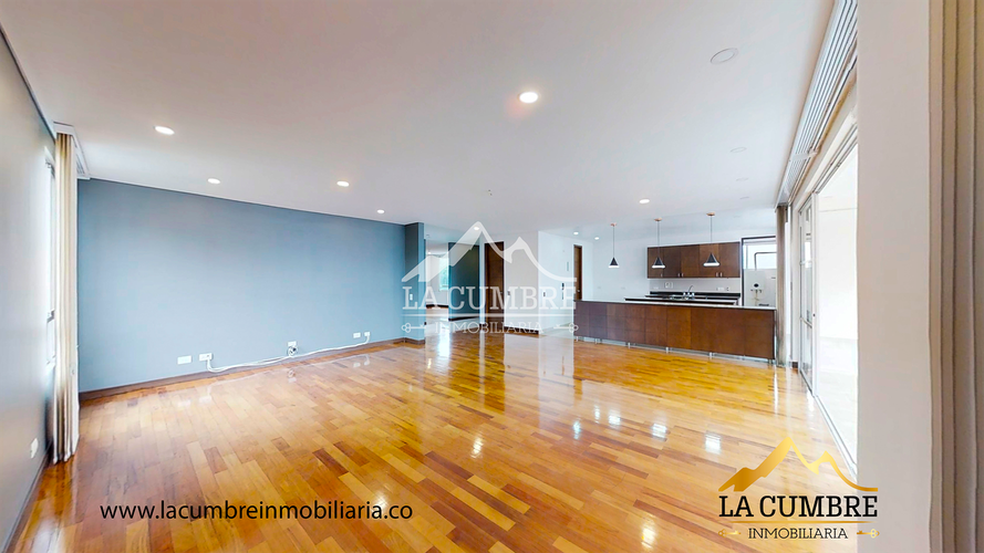 Apartamento de 3 alcobas en arriendo en La Calera, Medellín, 255 m² · foto 4 de 16