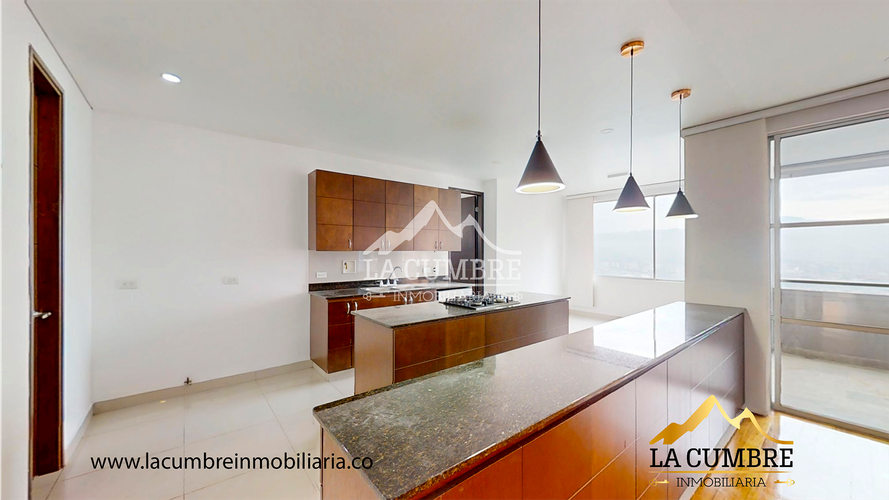 Apartamento de 3 alcobas en arriendo en La Calera, Medellín, 255 m² · foto 5 de 16