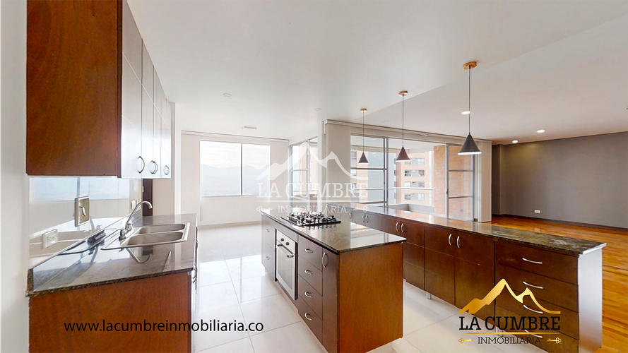 Apartamento de 3 alcobas en arriendo en La Calera, Medellín, 255 m² · foto 6 de 16