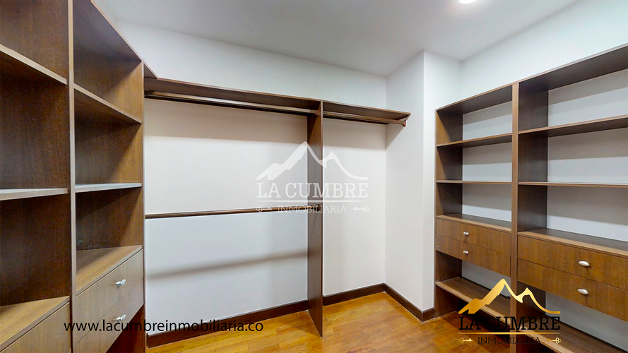 Apartamento de 3 alcobas en arriendo en La Calera, Medellín, 255 m² · foto 12 de 16