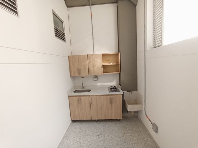 Bodega en arriendo en Belén, Medellín, 152 m² · foto 9 de 12
