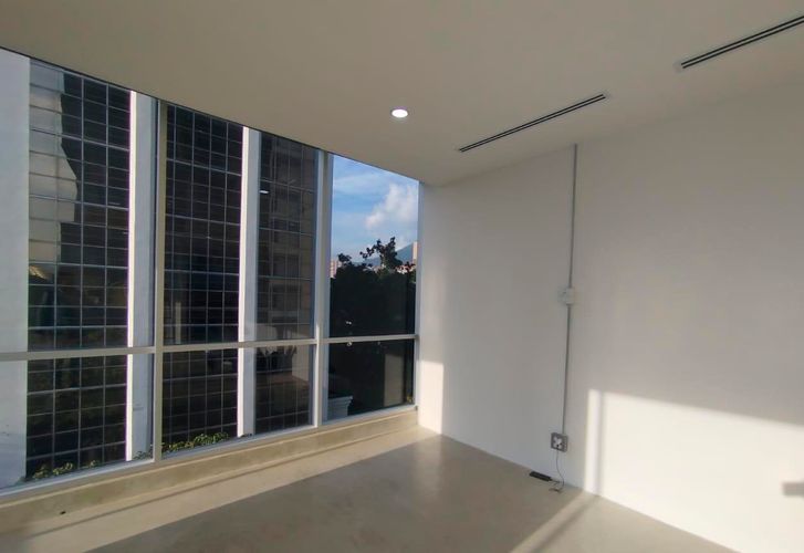 Oficina en arriendo en El Castillo, Medellín, 54 m² · foto 7 de 8