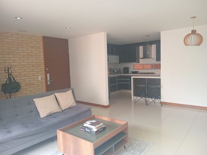 Apartamento de 3 alcobas en arriendo en Loma Del Esmeraldal, Envigado, 93 m² · foto 3 de 19