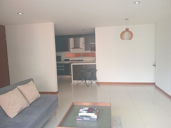 Apartamento de 3 alcobas en arriendo en Loma Del Esmeraldal, Envigado, 93 m² · foto 4 de 19