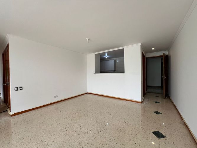 Apartamento de 3 alcobas en arriendo en Los Balsos, Medellín, 115 m² · foto 3 de 16