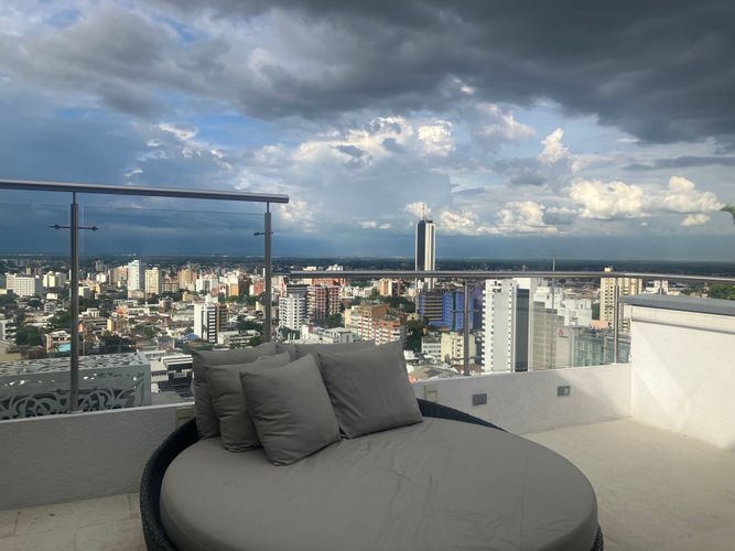 Apartamento de 3 alcobas en venta en Juanambu, Cali, 228 m² · foto 2 de 24