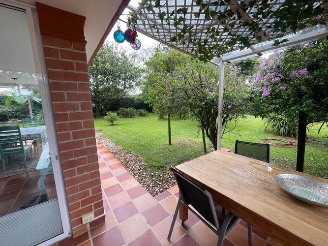 Casa de 4 alcobas en venta en Llano Grande, Rionegro, 260 m² · foto 2 de 24