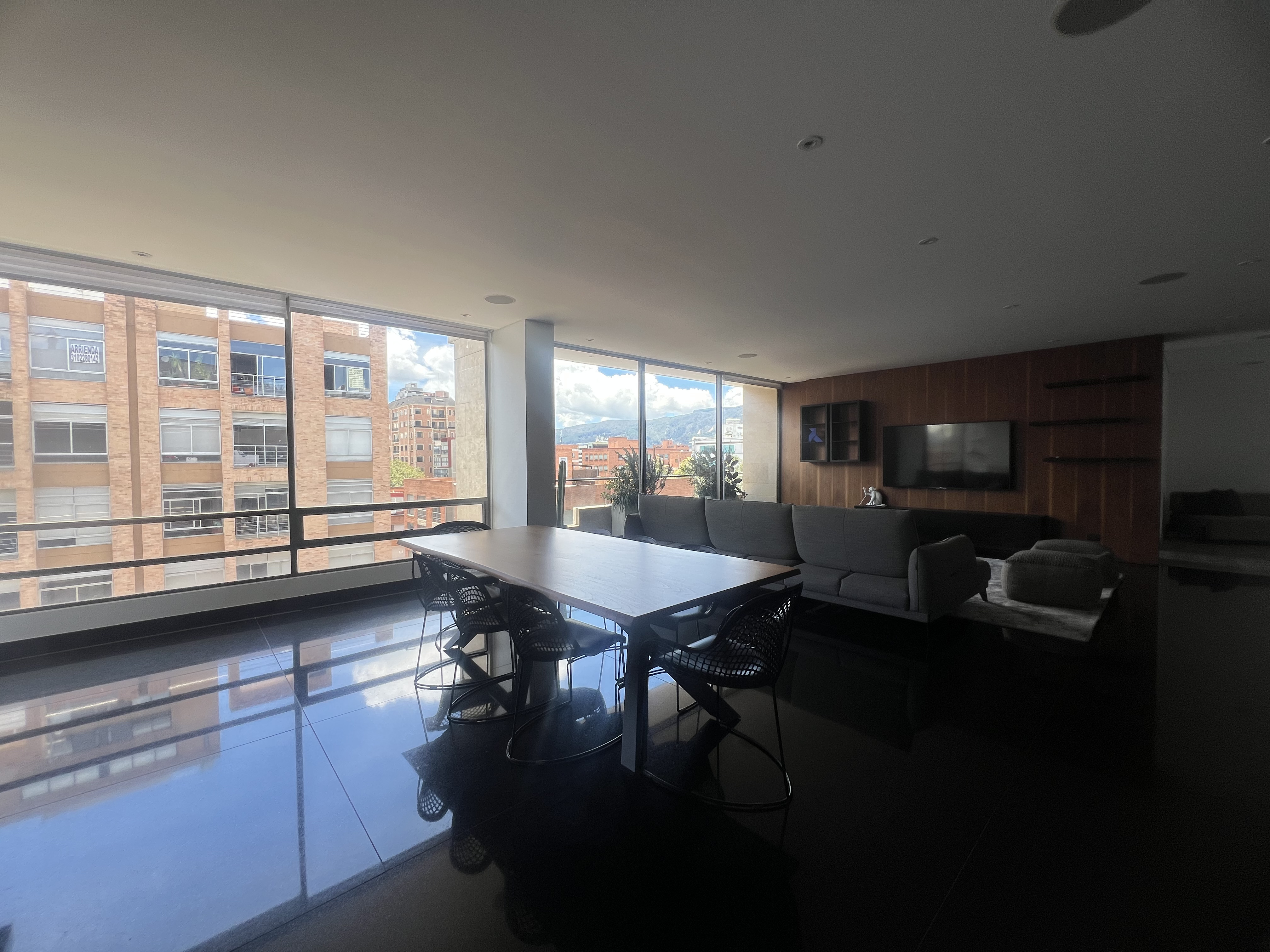 CALLE 97 19A-33 - Photo 1