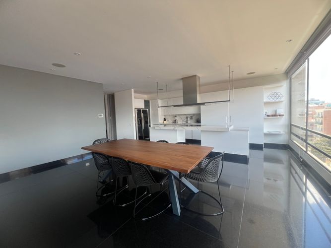 Apartamento de 2 alcobas en venta en Chico, Bogotá, 190 m² · foto 5 de 23