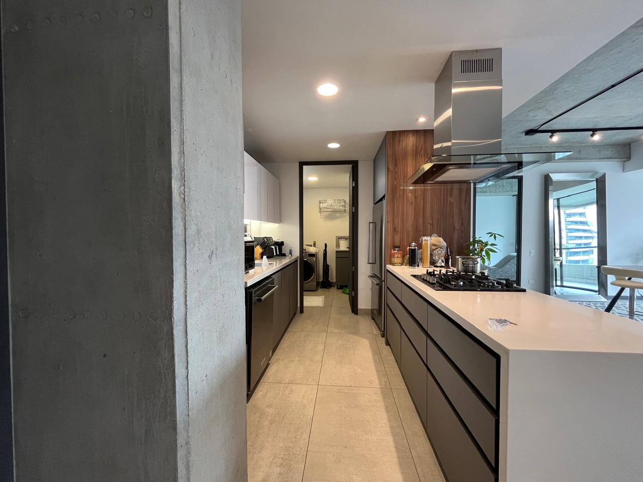 Apartamento en arriendo en El Poblado, Medellín · foto 7 de 16