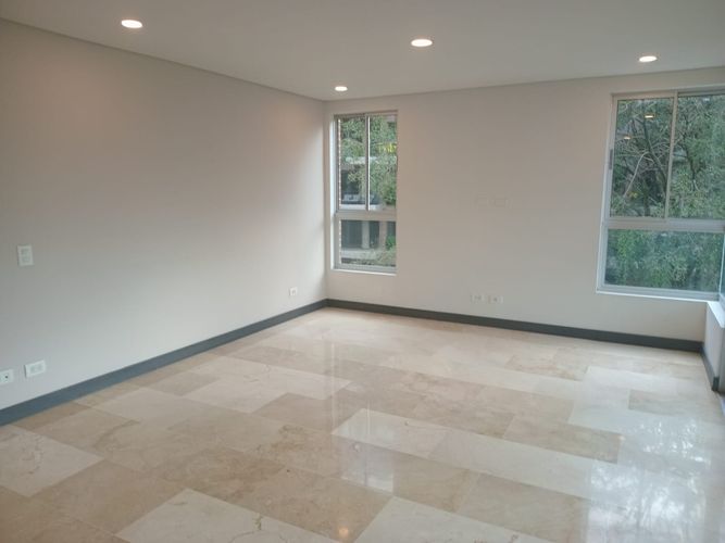 Apartamento de 3 alcobas en venta en El Poblado, Medellín, 146 m² · foto 3 de 18