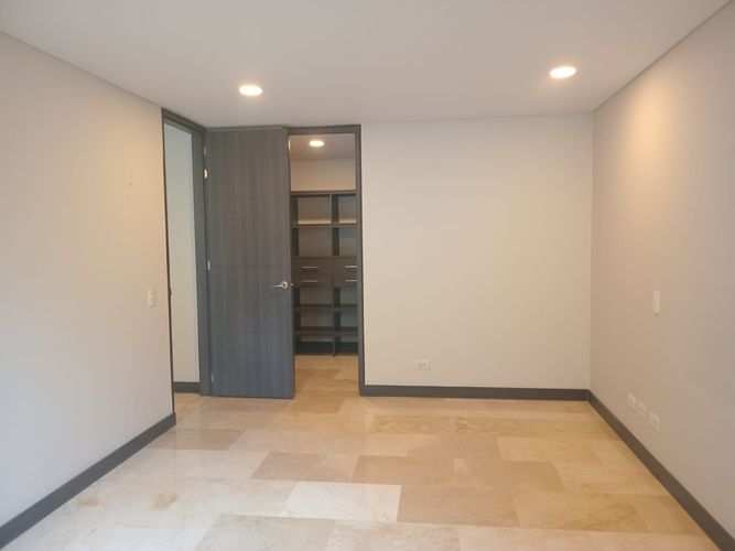 Apartamento de 3 alcobas en venta en El Poblado, Medellín, 146 m² · foto 8 de 18