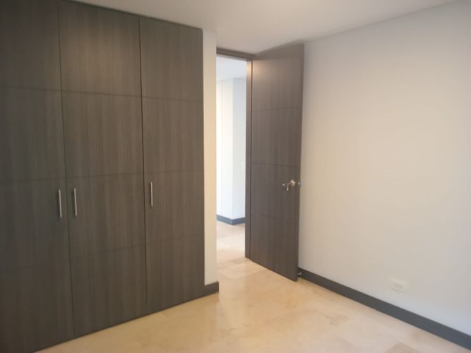 Apartamento de 3 alcobas en venta en El Poblado, Medellín, 146 m² · foto 9 de 18