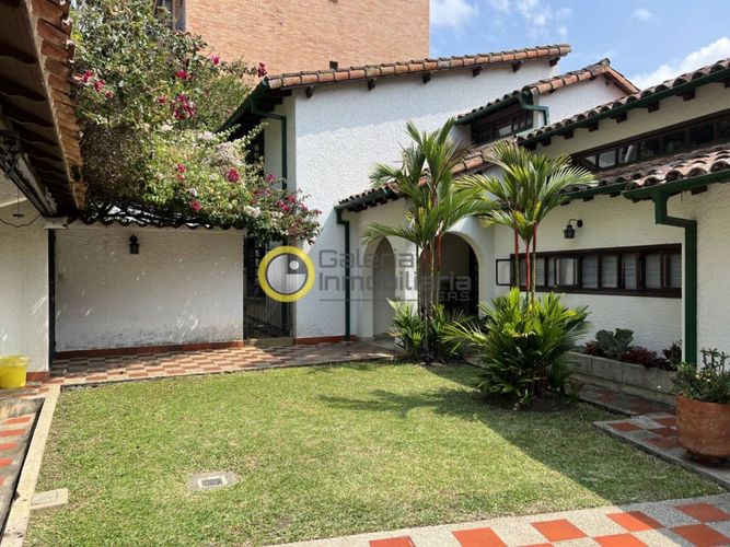 Casa de 4 alcobas en venta en Cabecera Del Llano, Bucaramanga, 342 m² · foto 2 de 24