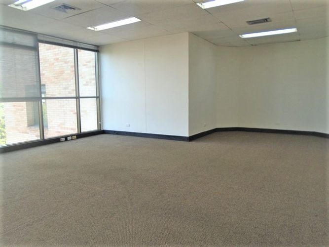 Oficina en arriendo en El Poblado, Medellín, 54 m² · foto 3 de 8
