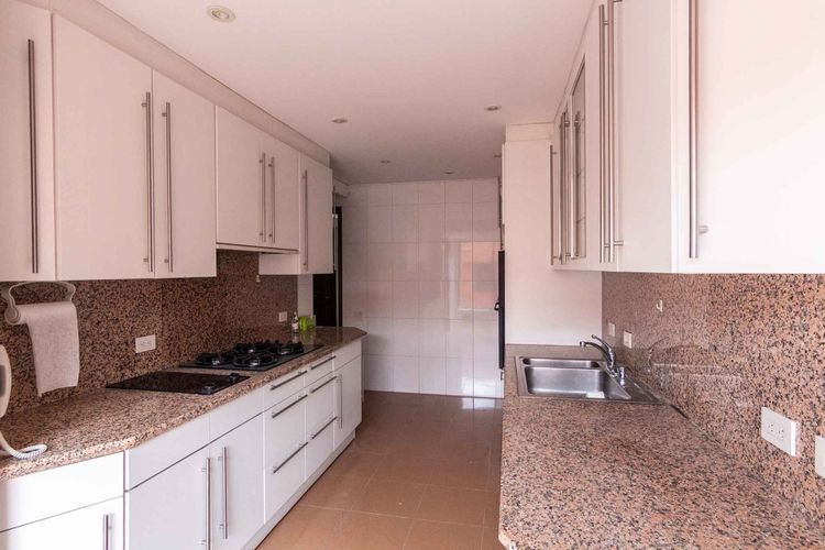Apartamento de 3 alcobas en venta en Chico Norte, Bogotá, 250 m² · foto 5 de 19