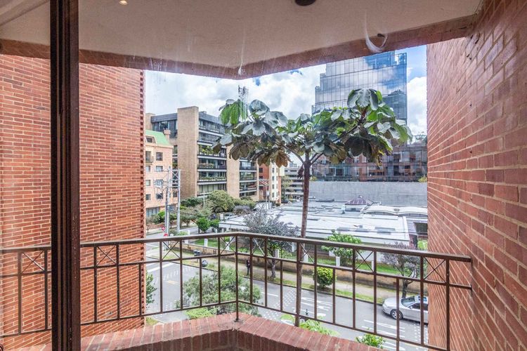 Apartamento de 3 alcobas en venta en Chico Norte, Bogotá, 250 m² · foto 8 de 19
