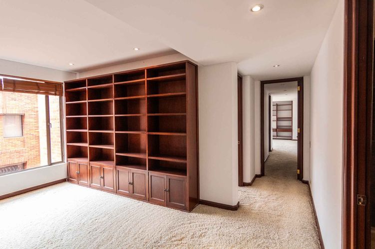 Apartamento de 3 alcobas en venta en Chico Norte, Bogotá, 250 m² · foto 9 de 19