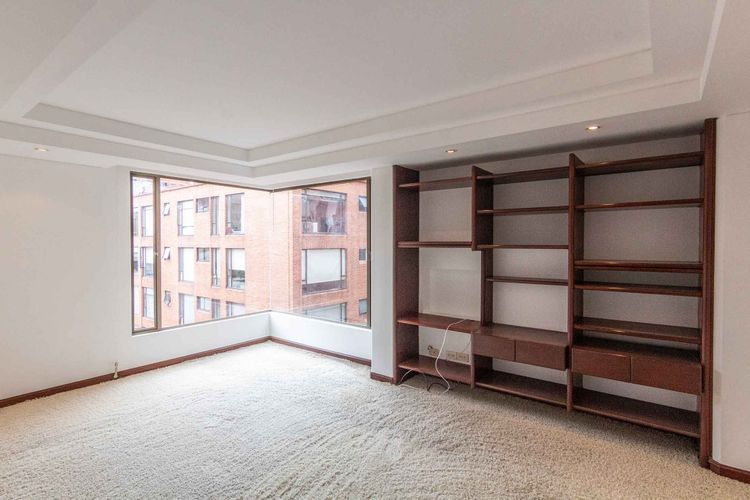 Apartamento de 3 alcobas en venta en Chico Norte, Bogotá, 250 m² · foto 14 de 19