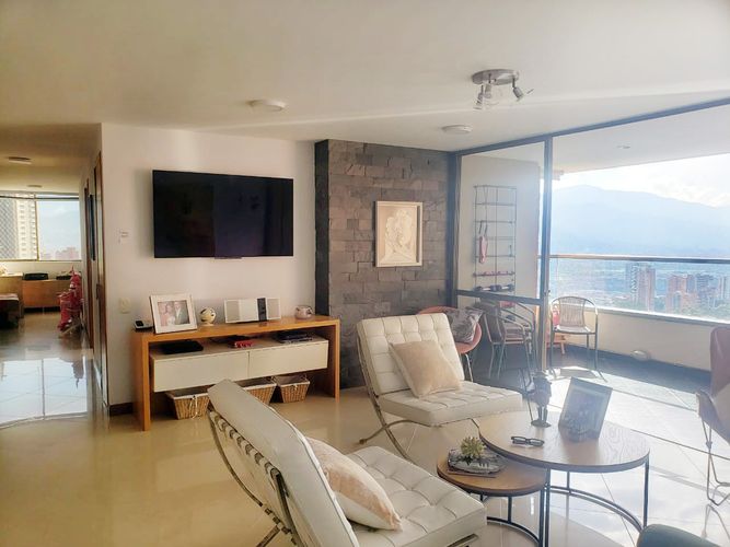 Apartamento de 3 alcobas en arriendo en El Poblado, Medellín, 157 m² · foto 4 de 20