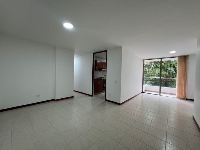 Apartamento de 3 alcobas en arriendo en Camino Verde, Envigado, 90 m² · foto 2 de 19