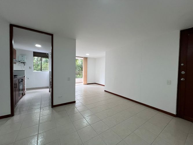Apartamento de 3 alcobas en arriendo en Camino Verde, Envigado, 90 m² · foto 3 de 19