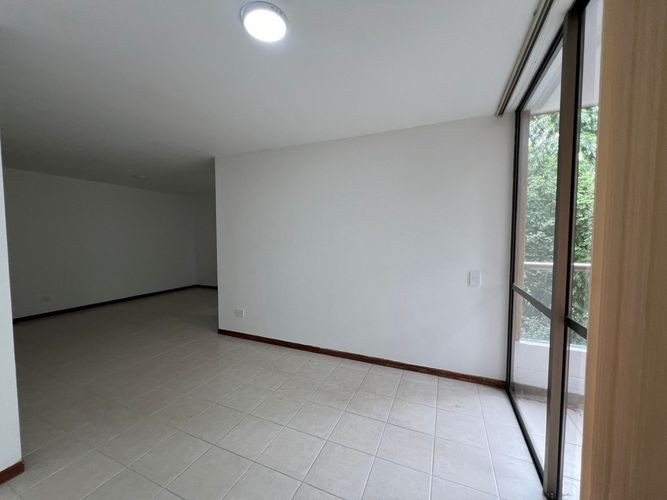 Apartamento de 3 alcobas en arriendo en Camino Verde, Envigado, 90 m² · foto 5 de 19