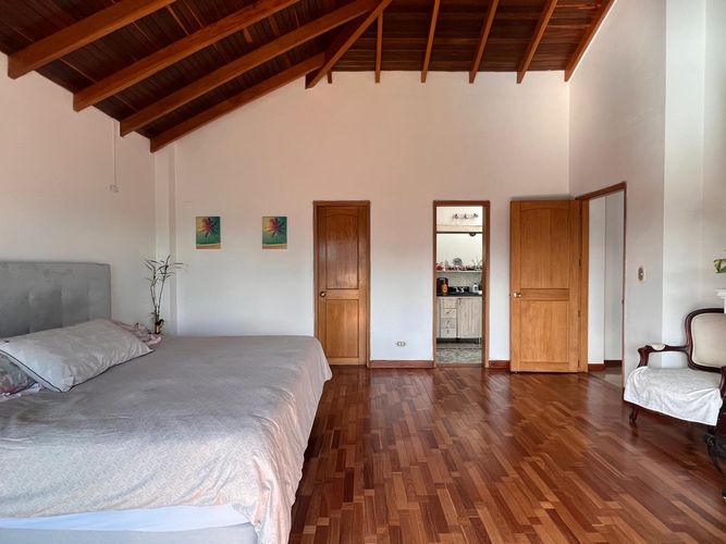 Casa de 3 alcobas en venta en El Poblado, Medellín, 455 m² · foto 5 de 20