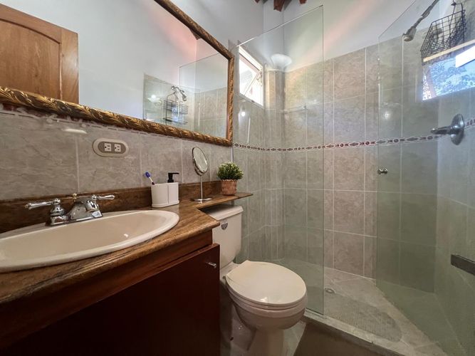 Casa de 3 alcobas en venta en El Poblado, Medellín, 455 m² · foto 13 de 20