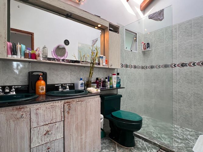 Casa de 3 alcobas en venta en El Poblado, Medellín, 455 m² · foto 14 de 20