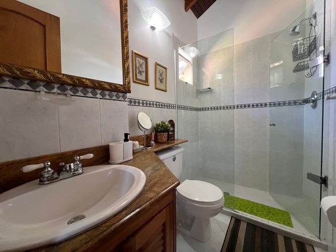 Casa de 3 alcobas en venta en El Poblado, Medellín, 455 m² · foto 15 de 20