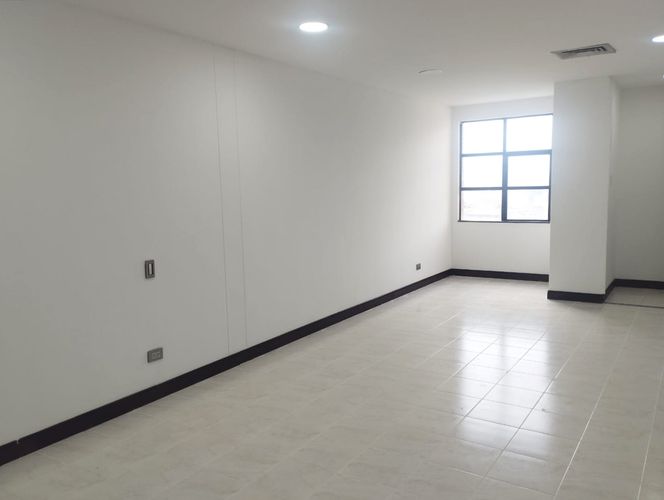 Oficina en arriendo en El Poblado, Medellín, 40 m² · foto 3 de 17