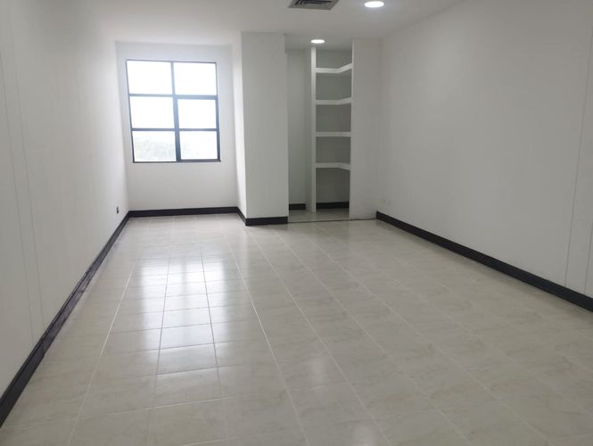 Oficina en arriendo en El Poblado, Medellín, 40 m² · foto 4 de 17