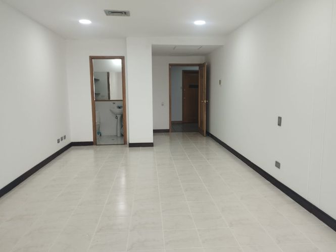 Oficina en arriendo en El Poblado, Medellín, 40 m² · foto 6 de 17