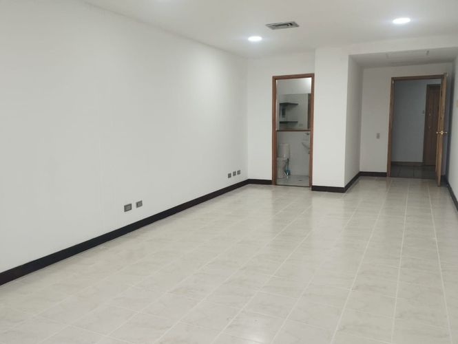 Oficina en arriendo en El Poblado, Medellín, 40 m² · foto 14 de 17