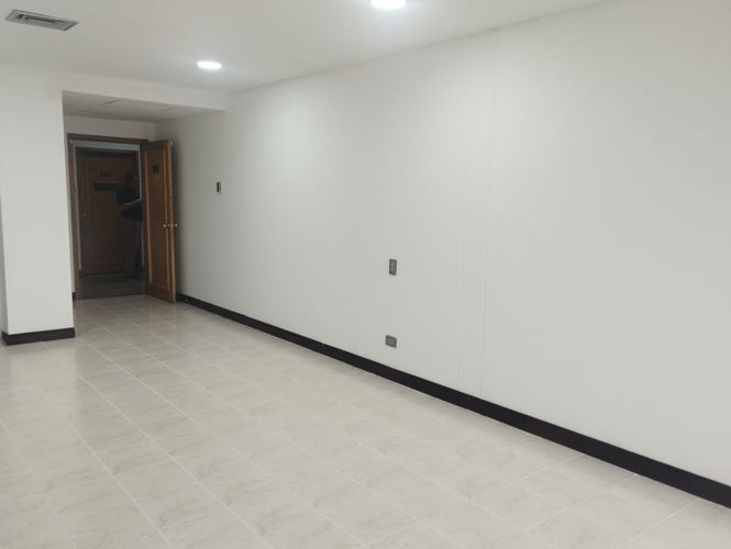 Oficina en arriendo en El Poblado, Medellín, 40 m² · foto 15 de 17