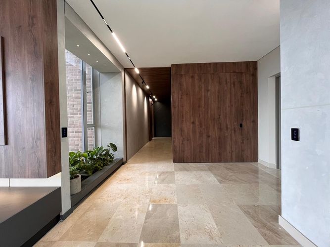 Apartamento de 3 alcobas en venta en El Poblado, Medellín, 209 m² · foto 5 de 20