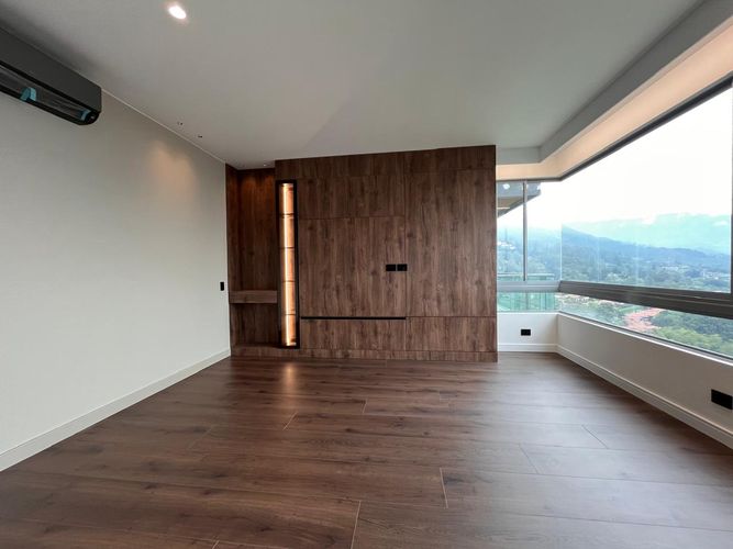 Apartamento de 3 alcobas en venta en El Poblado, Medellín, 209 m² · foto 10 de 20