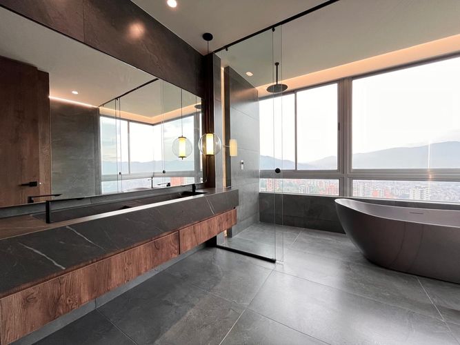 Apartamento de 3 alcobas en venta en El Poblado, Medellín, 209 m² · foto 19 de 20