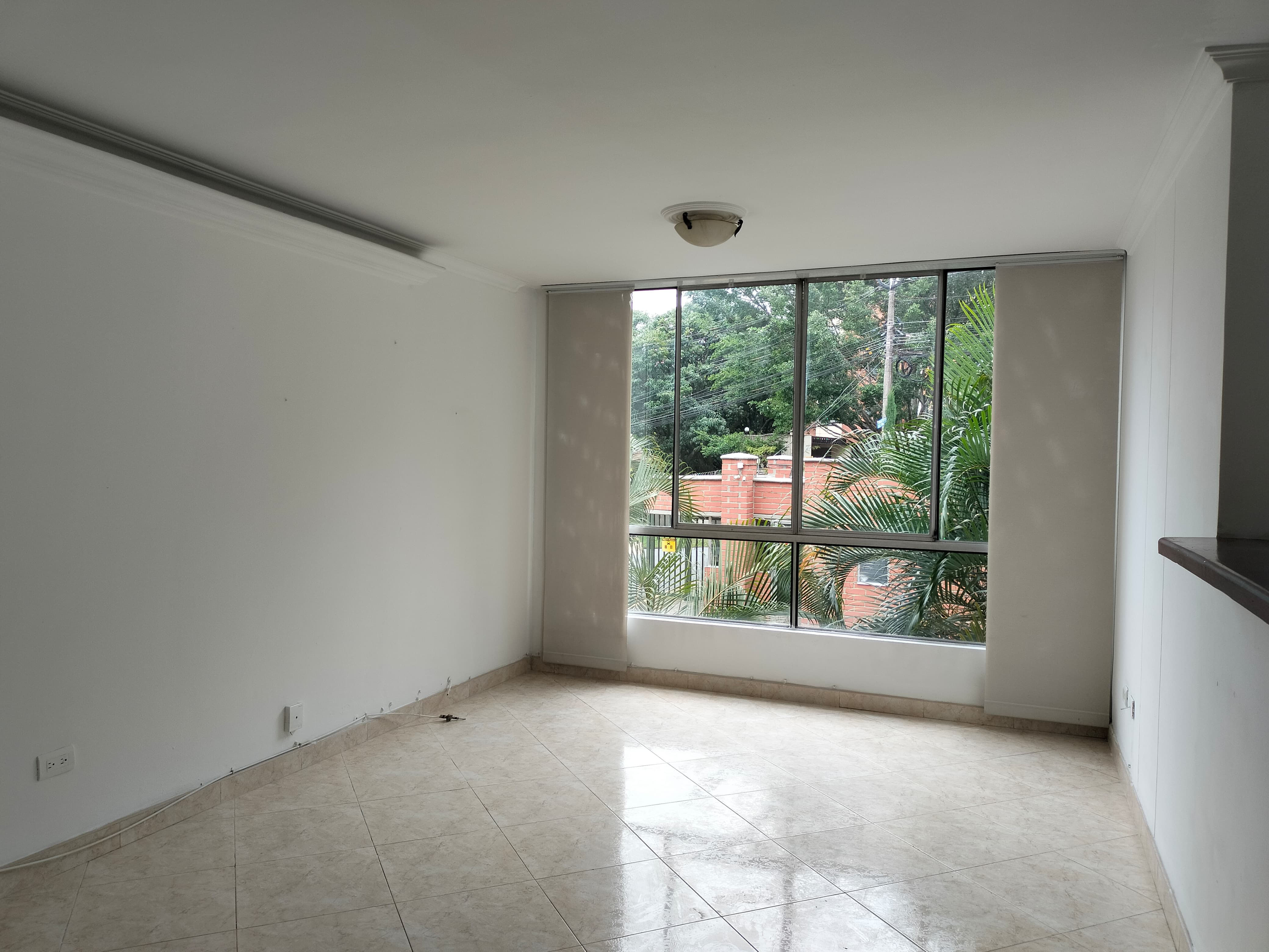 Apartamento en venta en El Poblado, Medellín · foto 2 de 14